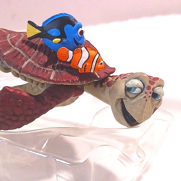Hallmark Finding Nemo "Sweeeet Friendship" Keepsake Ornament 🐟🐠🐡 - Picture 12 of 12
